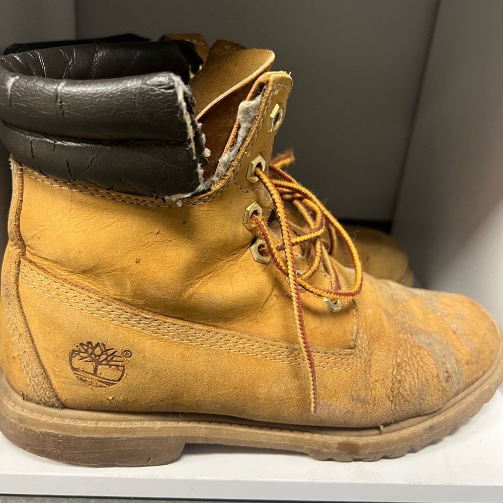 Very Worn women’s work boots